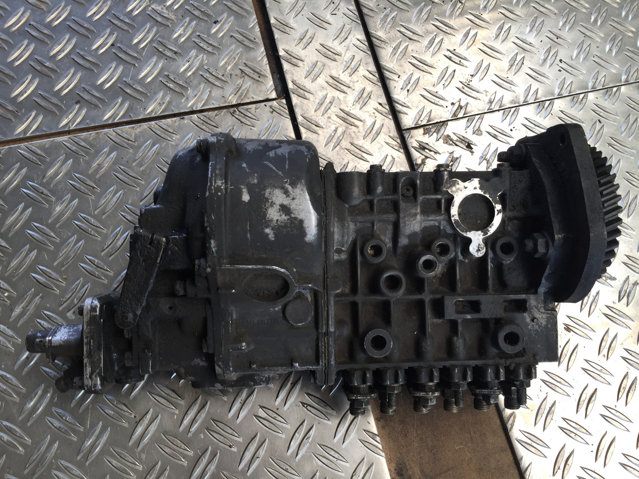 Pompe à carburant pour Camion Gebrauchte Einspritzpumpe DB, Bosch - Nr. : 99.9999 - 9999: photos 7 Pompe à carburant pour Camion Gebrauchte Einspritzpumpe DB, Bosch - Nr. : 99.9999 - 9999: photos 7