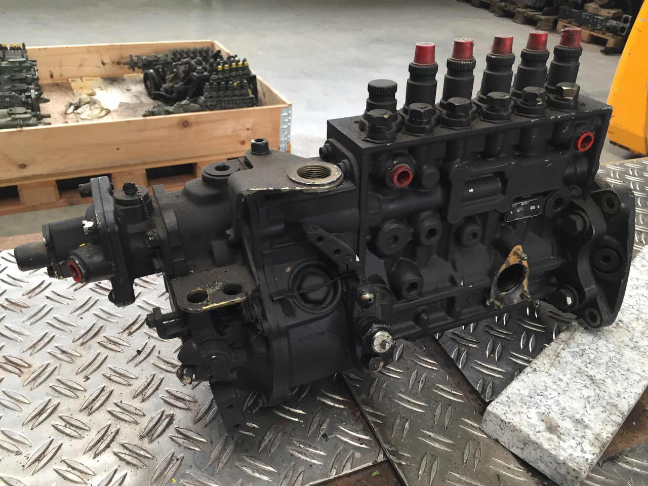 ---Gebrauchte Einspritzpumpe MAN 322, 5 Zylinder, Bosch - Nr. : 0402 035 028, MAN 51.11103 - 7122 - Pompe à carburant pour Camion: photos 3 ---Gebrauchte Einspritzpumpe MAN 322, 5 Zylinder, Bosch - Nr. : 0402 035 028, MAN 51.11103 - 7122 - Pompe à carburant pour Camion: photos 3