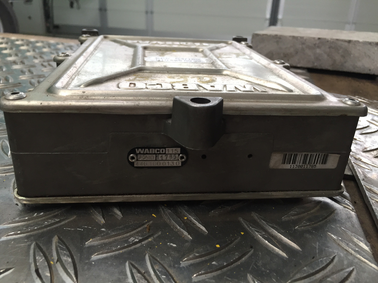 Gebrauchtes DB 1935 SK WABCO - Steuergerät, EBS 4S / 4 M, Artikel - Nr. : 446 100 0130 - Bloc de gestion pour Camion: photos 2 Gebrauchtes DB 1935 SK WABCO - Steuergerät, EBS 4S / 4 M, Artikel - Nr. : 446 100 0130 - Bloc de gestion pour Camion: photos 2
