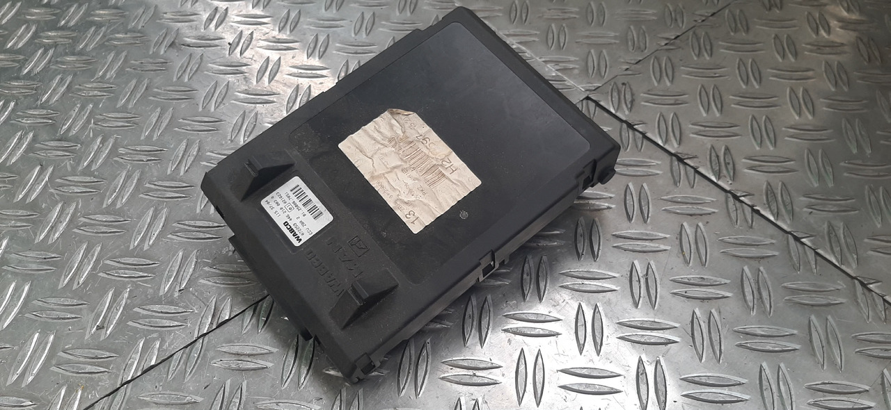 Gebrauchtes MAN, WABCO Steuergerät, Artikel - Nr. : 81.25806 - 7051 - Bloc de gestion pour Camion: photos 2 Gebrauchtes MAN, WABCO Steuergerät, Artikel - Nr. : 81.25806 - 7051 - Bloc de gestion pour Camion: photos 2