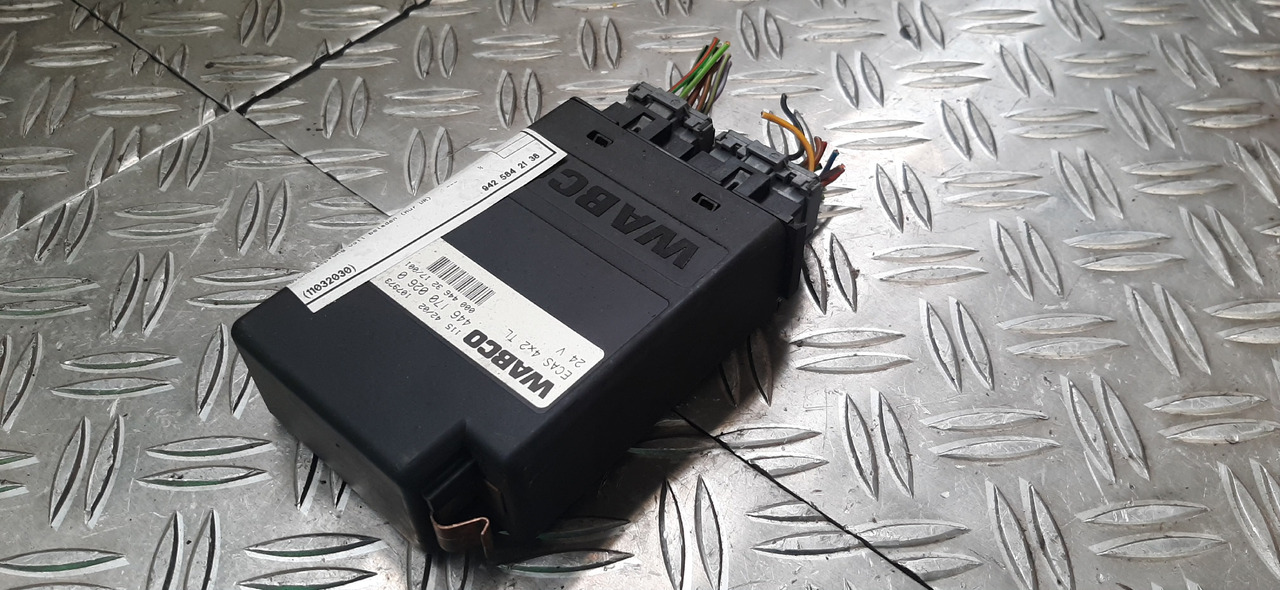 Gebrauchtes MB WABCO Steuergerät ECAS, Artikel - Nr. : A 446 170 026 0 - Bloc de gestion pour Camion: photos 4 Gebrauchtes MB WABCO Steuergerät ECAS, Artikel - Nr. : A 446 170 026 0 - Bloc de gestion pour Camion: photos 4