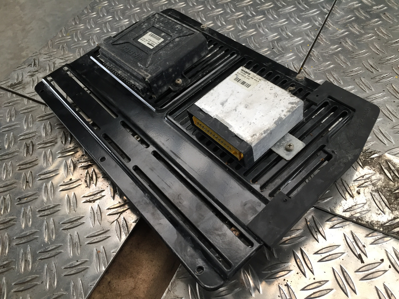 Gebrauchtes Steuergerät WABCO ECAS - Elektronik, 24 V, Artikel - Nr. : 115 45 / 98 - Bloc de gestion pour Camion: photos 2 Gebrauchtes Steuergerät WABCO ECAS - Elektronik, 24 V, Artikel - Nr. : 115 45 / 98 - Bloc de gestion pour Camion: photos 2