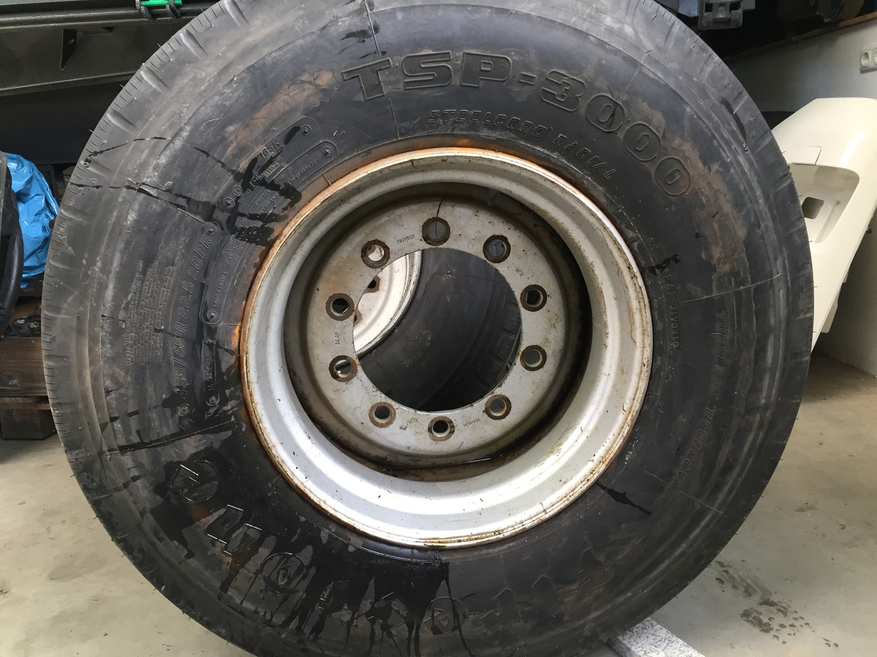 Neue Reifen, Firestone TSP - 3000, Größe : 425 / 65 R x 22,5 - 2 Stück mit Felgen - Pneu pour Camion: photos 1 Neue Reifen, Firestone TSP - 3000, Größe : 425 / 65 R x 22,5 - 2 Stück mit Felgen - Pneu pour Camion: photos 1