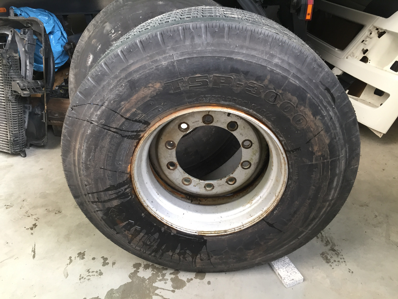 Neue Reifen, Firestone TSP - 3000, Größe : 425 / 65 R x 22,5 - 2 Stück mit Felgen - Pneu pour Camion: photos 4 Neue Reifen, Firestone TSP - 3000, Größe : 425 / 65 R x 22,5 - 2 Stück mit Felgen - Pneu pour Camion: photos 4