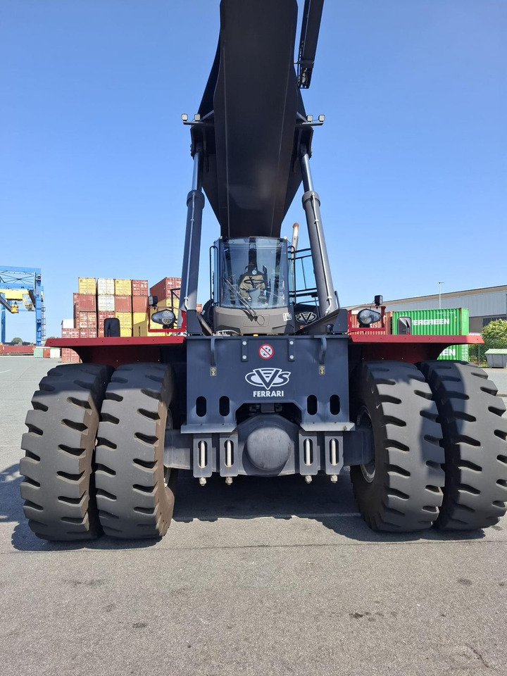 CVS FERRARi F500 RS3 - Reach stacker: photos 2 CVS FERRARi F500 RS3 - Reach stacker: photos 2