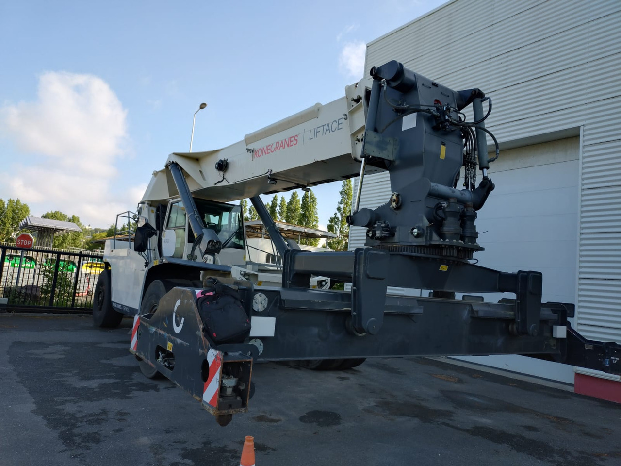 KONECRANES LiftAce 5-31 - Reach stacker: photos 1 KONECRANES LiftAce 5-31 - Reach stacker: photos 1