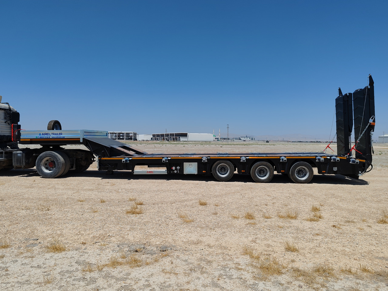 AREL TRAILER 3 AXLE LOWBED TRAILER - Semi-remorque surbaissé: photos 4 AREL TRAILER 3 AXLE LOWBED TRAILER - Semi-remorque surbaissé: photos 4