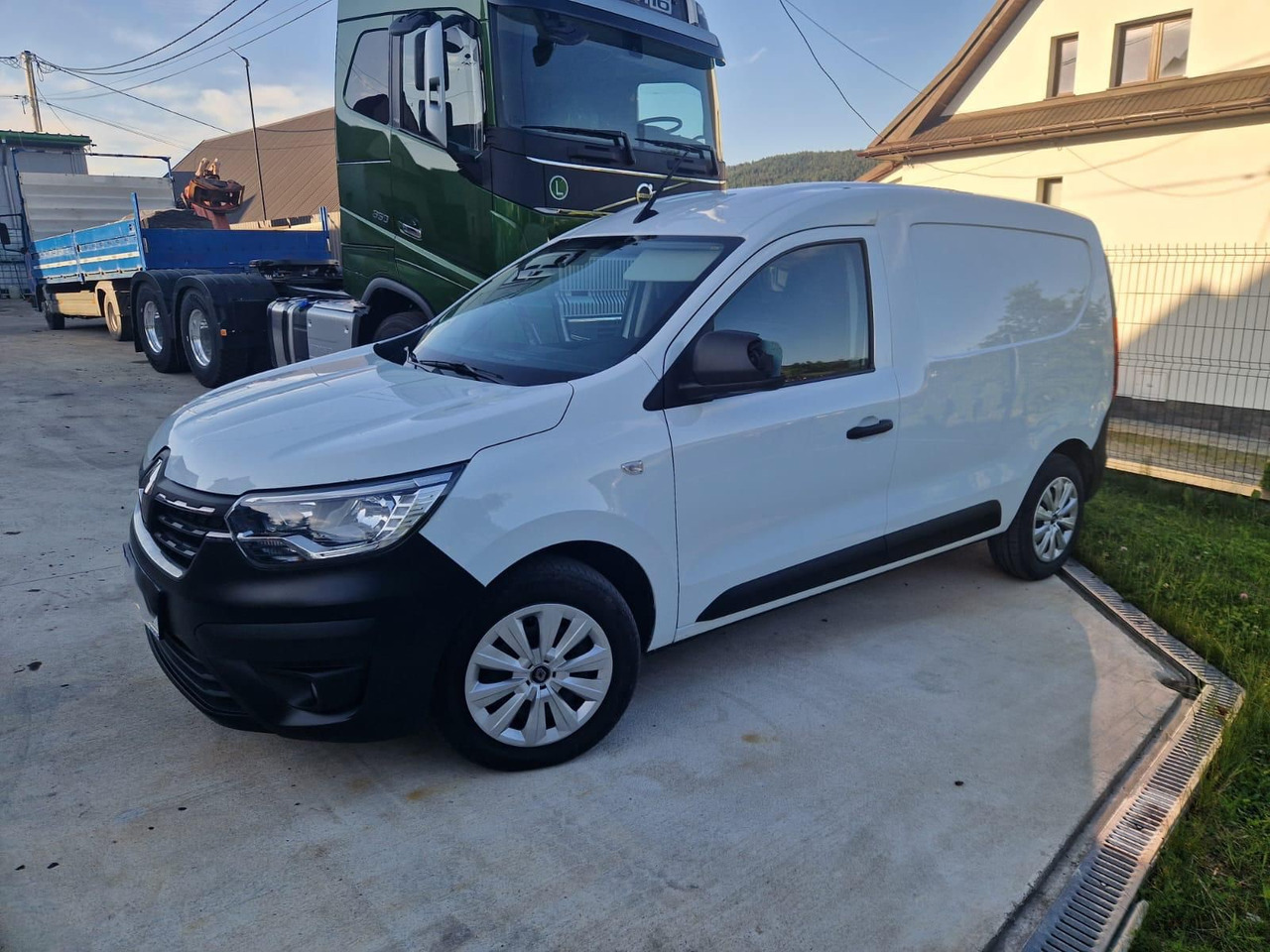 RENAULT EXPRESS - Fourgonnette: photos 2 RENAULT EXPRESS - Fourgonnette: photos 2