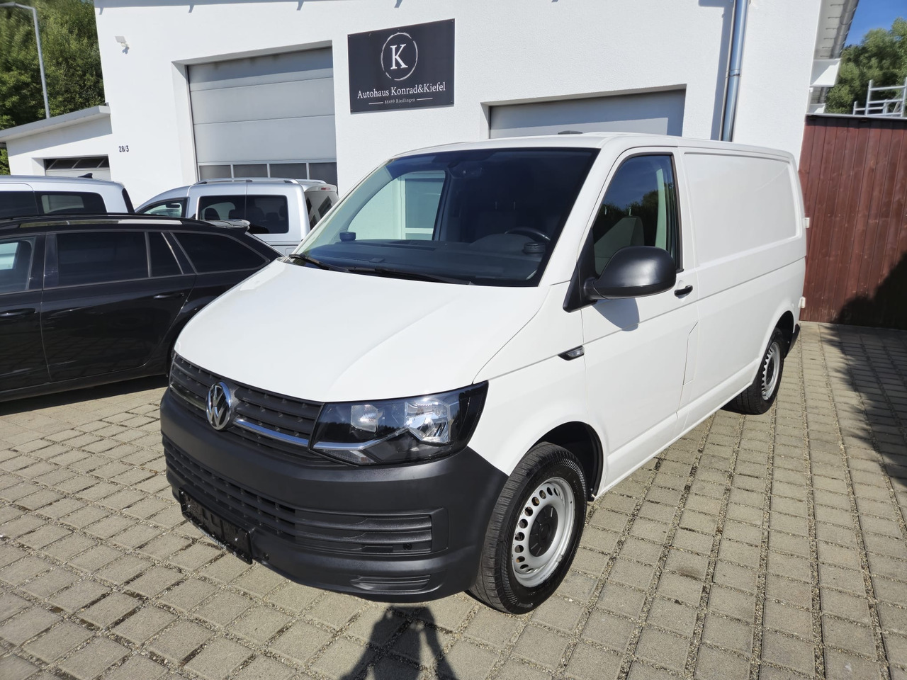 VOLKSWAGEN T6 Transporter Kasten-Kombi Navi/ACC/Standheiz. - Fourgon utilitaire: photos 1 VOLKSWAGEN T6 Transporter Kasten-Kombi Navi/ACC/Standheiz. - Fourgon utilitaire: photos 1