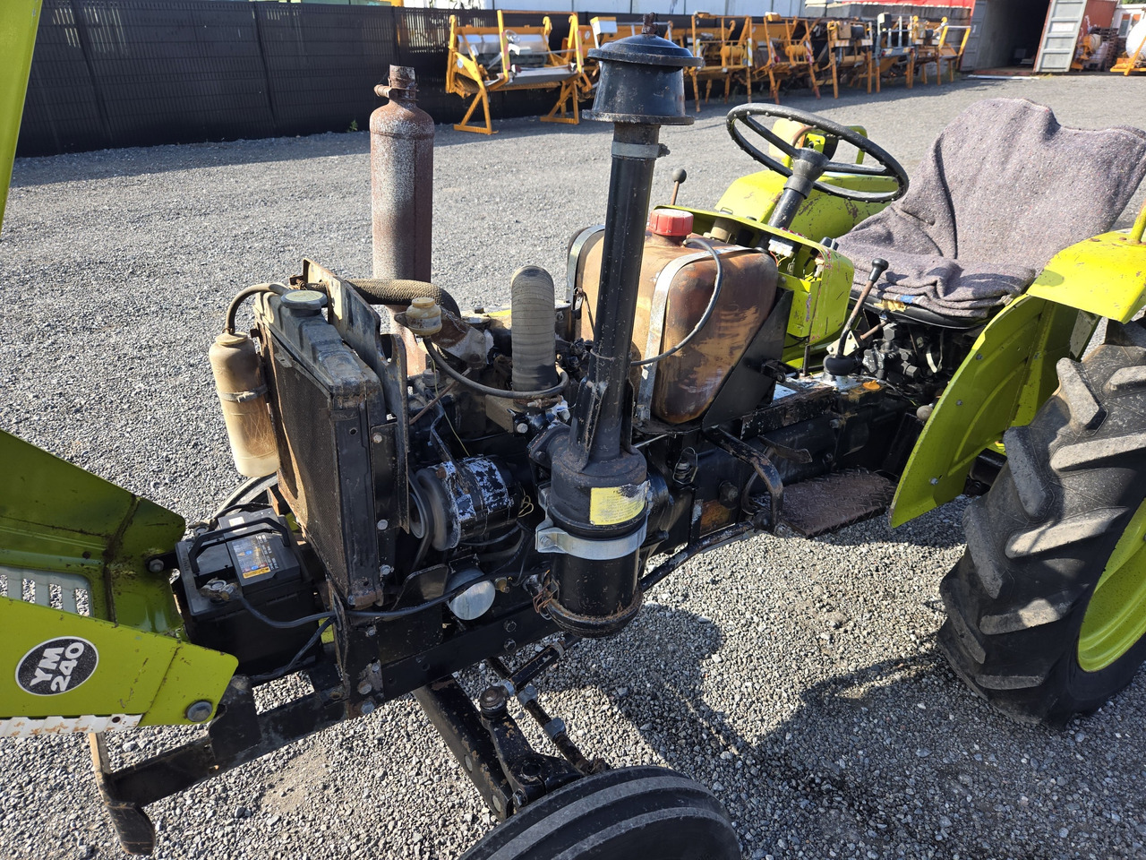Yanmar YM240 - Micro tracteur: photos 3 Yanmar YM240 - Micro tracteur: photos 3