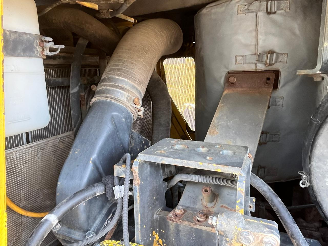 KOMATSU D155-A-6 - Bulldozer: photos 2 KOMATSU D155-A-6 - Bulldozer: photos 2