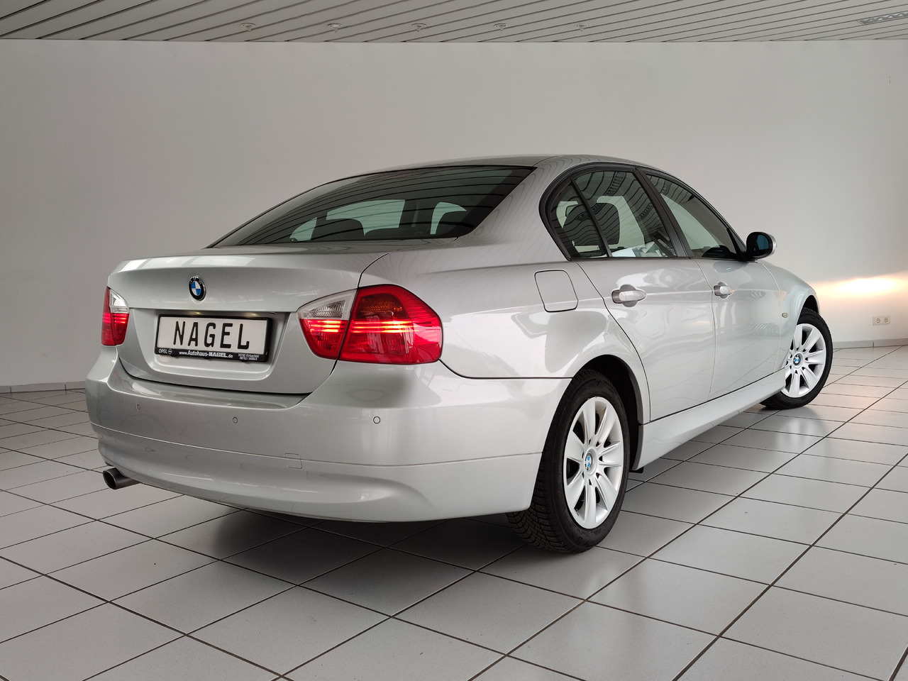 BMW 320i Audiosystem Professional, Automatik, PDC, Licht-Paket - Berline: photos 5 BMW 320i Audiosystem Professional, Automatik, PDC, Licht-Paket - Berline: photos 5