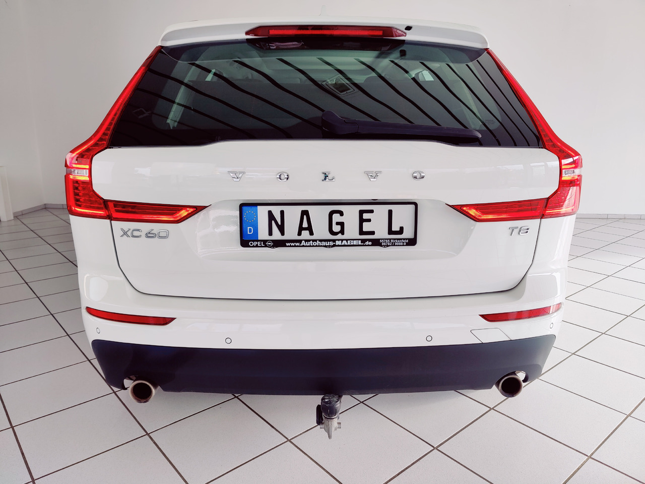 SUV Volvo XC60 t8 twin engine Momentum Plug-In Hybrid AWD AHK Leder Navi: photos 16 SUV Volvo XC60 t8 twin engine Momentum Plug-In Hybrid AWD AHK Leder Navi: photos 16