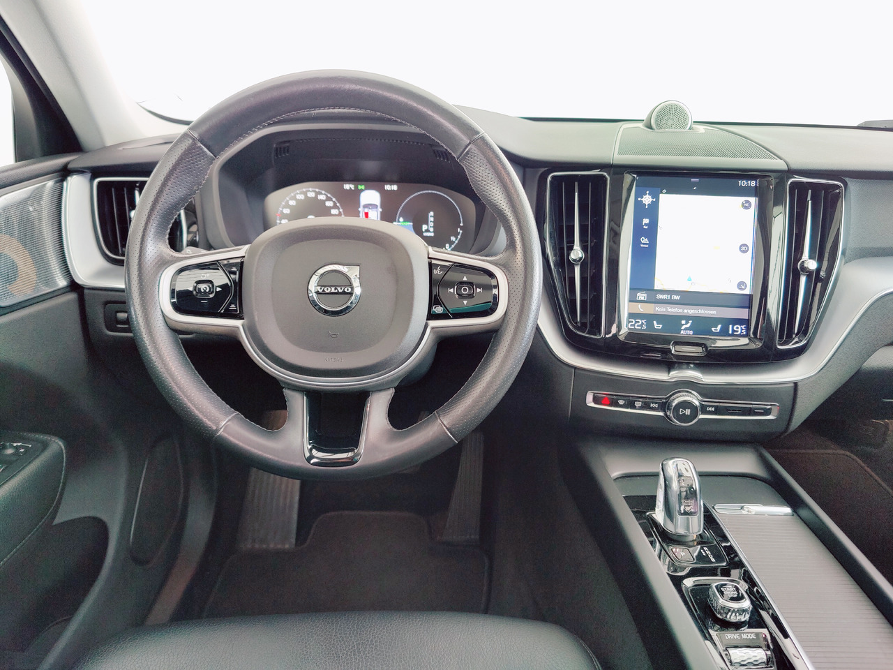 SUV Volvo XC60 t8 twin engine Momentum Plug-In Hybrid AWD AHK Leder Navi: photos 9 SUV Volvo XC60 t8 twin engine Momentum Plug-In Hybrid AWD AHK Leder Navi: photos 9