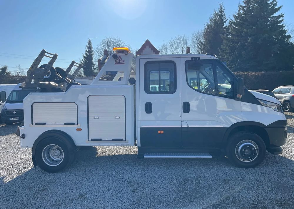 Iveco Daily 70C17 Pomoc drogowa Holownik 2017r - Remorqueuse: photos 4 Iveco Daily 70C17 Pomoc drogowa Holownik 2017r - Remorqueuse: photos 4