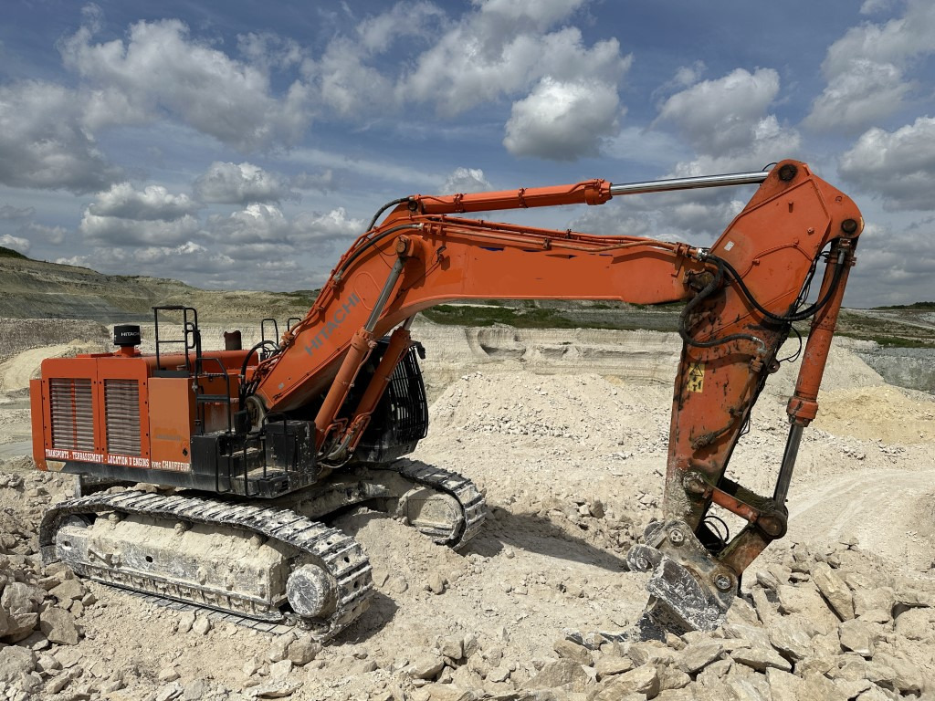 HITACHI ZX690LCR-6 - Pelle sur chenille: photos 1 HITACHI ZX690LCR-6 - Pelle sur chenille: photos 1
