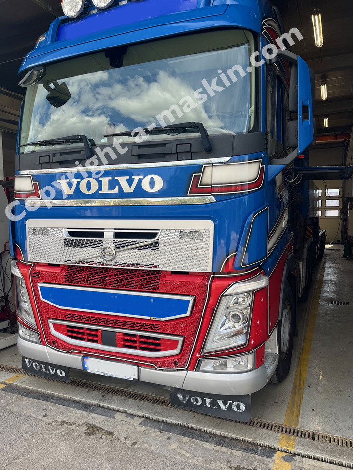 VOLVO FH 540 - Camion plateau, Camion grue: photos 2 VOLVO FH 540 - Camion plateau, Camion grue: photos 2