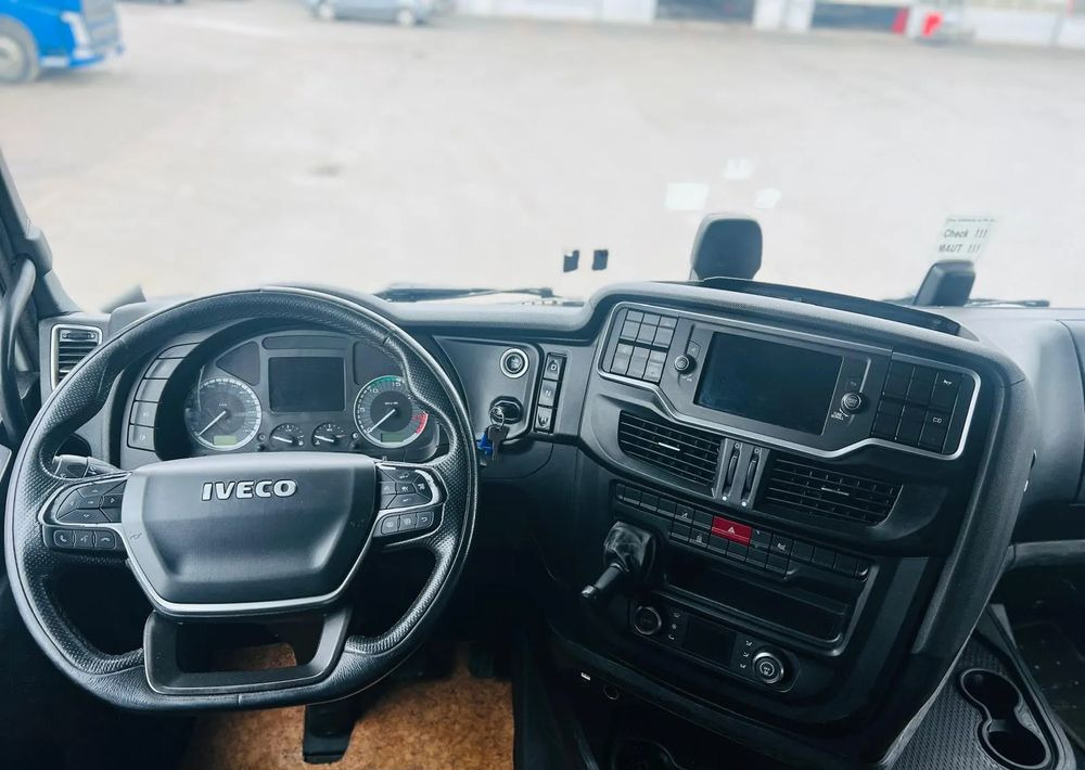 Iveco S-WAY 460 / RETARDER / - Tracteur routier: photos 5 Iveco S-WAY 460 / RETARDER / - Tracteur routier: photos 5