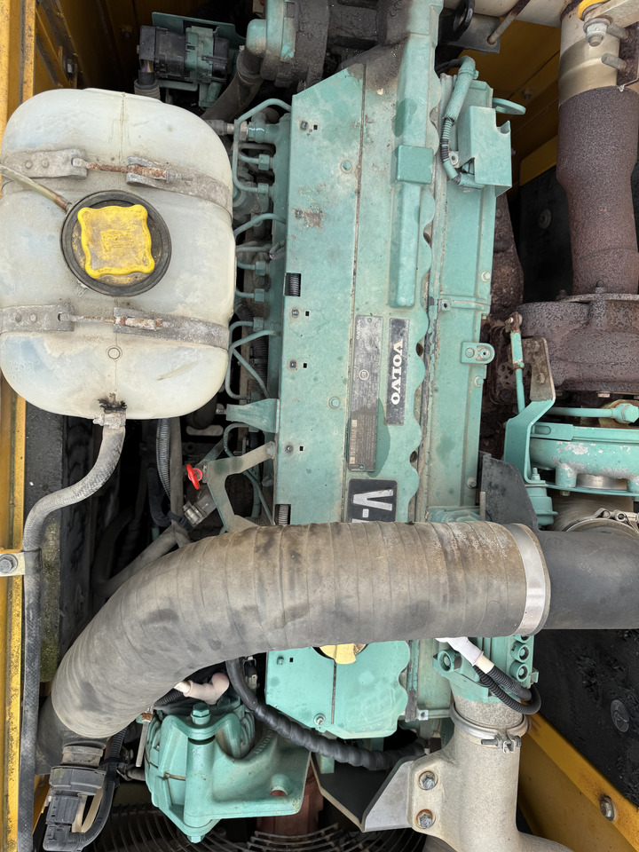 VOLVO EC 240 CNL - Pelle sur chenille: photos 2 VOLVO EC 240 CNL - Pelle sur chenille: photos 2