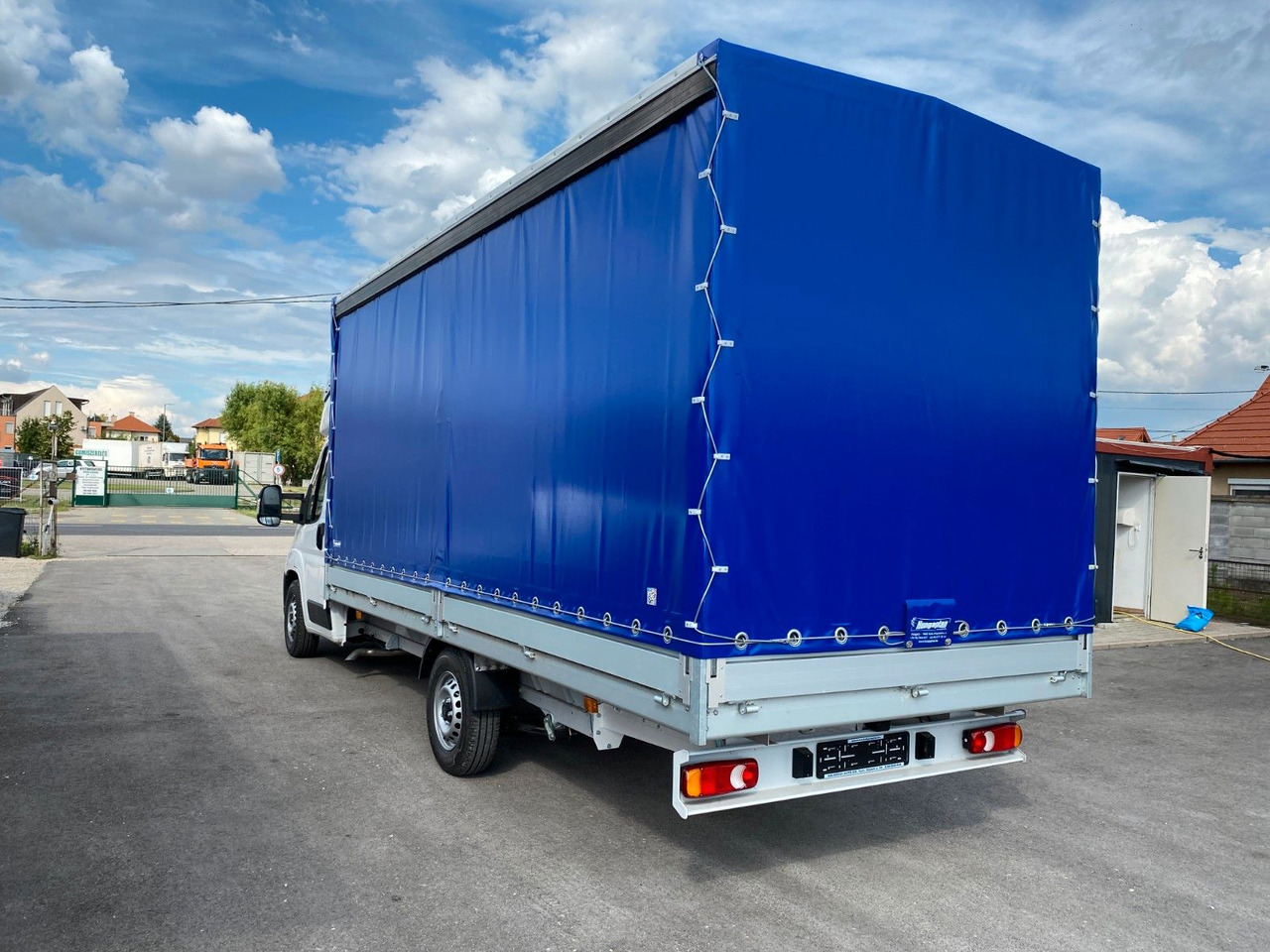 Peugeot BOXER CHC L4 HEAVY PRITSCHE+PLANE+SCHLAFKABINE - Utilitaire rideaux coulissants (PLSC): photos 4 Peugeot BOXER CHC L4 HEAVY PRITSCHE+PLANE+SCHLAFKABINE - Utilitaire rideaux coulissants (PLSC): photos 4