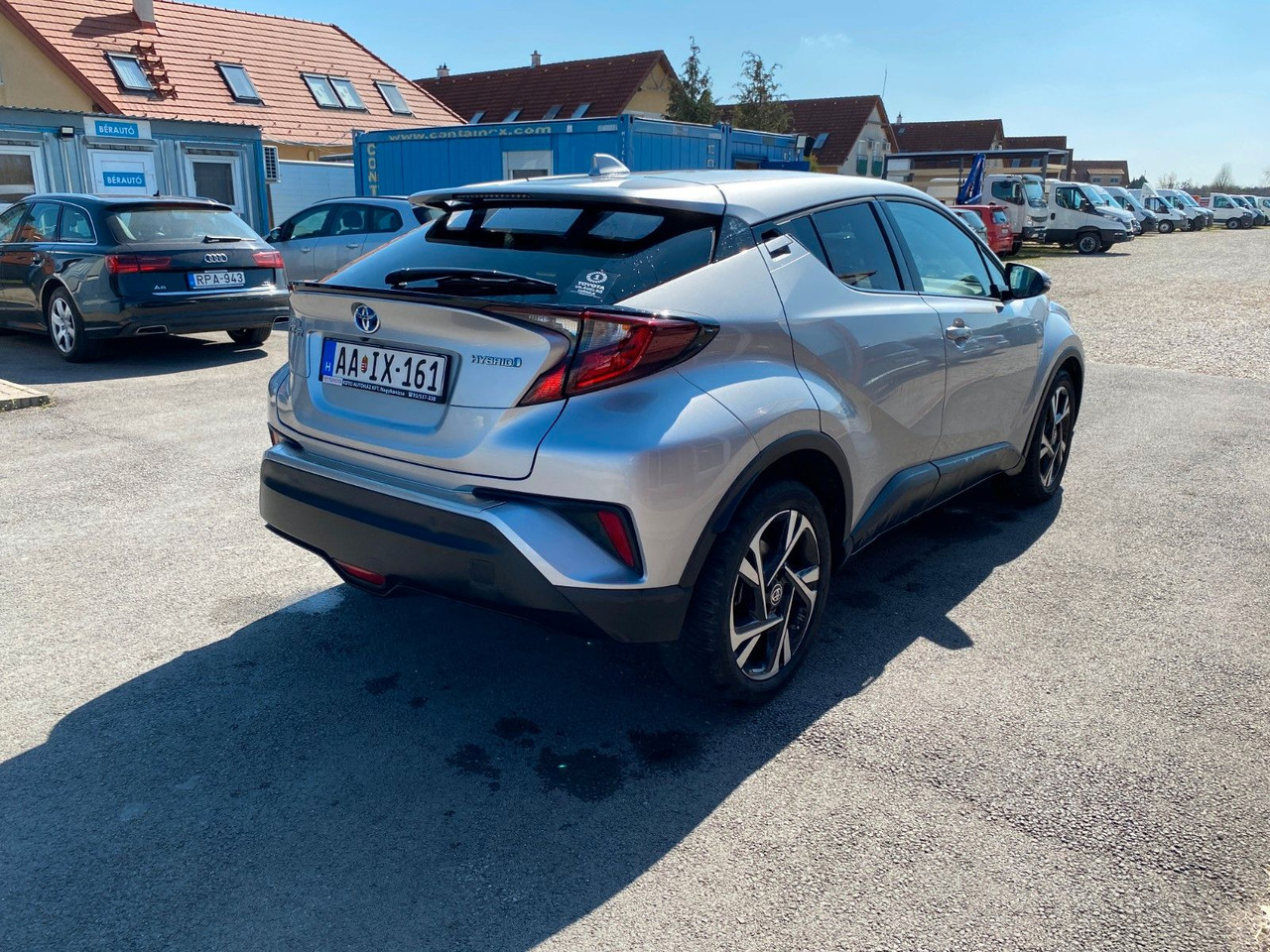 Toyota C-HR 1.8-l-VVTi Hybrid Flow - SUV: photos 2 Toyota C-HR 1.8-l-VVTi Hybrid Flow - SUV: photos 2