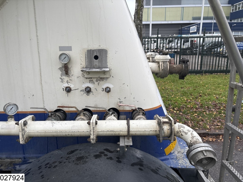 Feldbinder Silo 40.000 Liter - Semi-remorque citerne: photos 3 Feldbinder Silo 40.000 Liter - Semi-remorque citerne: photos 3