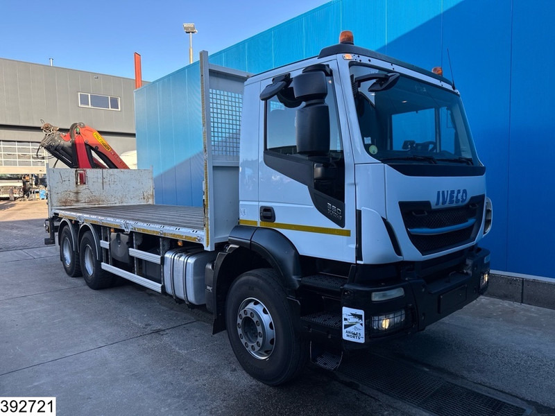 Iveco Trakker 360 6x4, EURO 6, Palfinger, Remote - Camion plateau, Camion grue: photos 4 Iveco Trakker 360 6x4, EURO 6, Palfinger, Remote - Camion plateau, Camion grue: photos 4