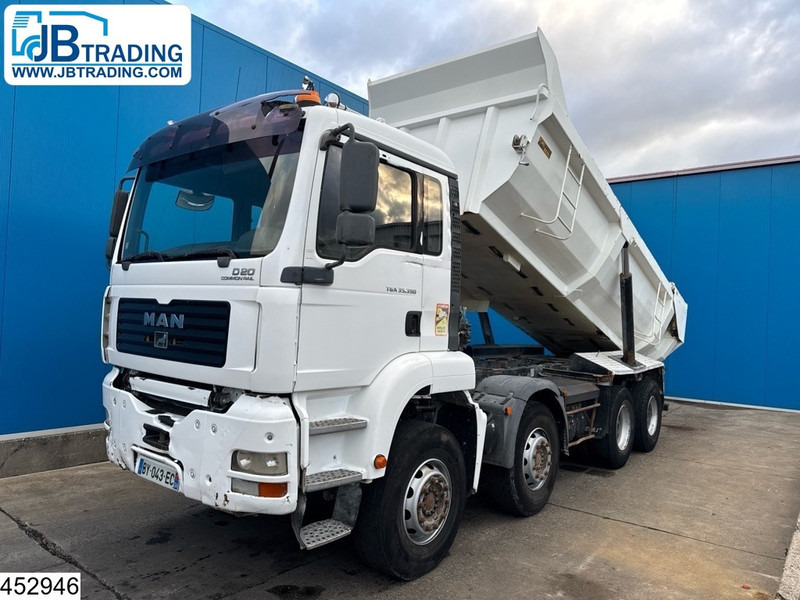 MAN TGA 35 390 8x4, Euro 3, Manual, steel suspension - Camion benne: photos 1 MAN TGA 35 390 8x4, Euro 3, Manual, steel suspension - Camion benne: photos 1