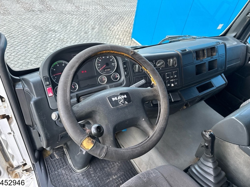 MAN TGA 35 390 8x4, Euro 3, Manual, steel suspension - Camion benne: photos 5 MAN TGA 35 390 8x4, Euro 3, Manual, steel suspension - Camion benne: photos 5
