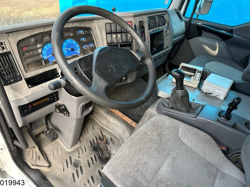 Renault Midlum 180 Euro 3, Manual, Fuel, 6180 Liters, 1 Comp - Camion citerne: photos 5 Renault Midlum 180 Euro 3, Manual, Fuel, 6180 Liters, 1 Comp - Camion citerne: photos 5