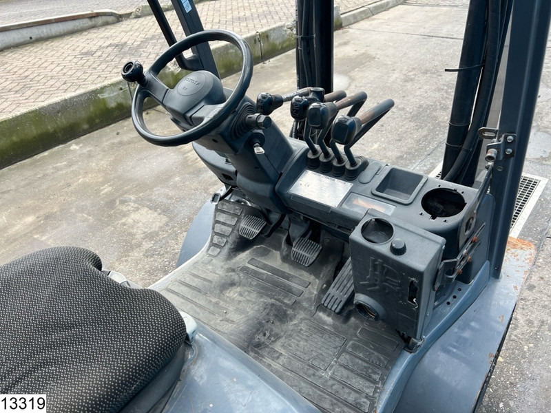 Chariot élévateur à gaz Toyota 8 FGF 25 2.500 KG: photos 11