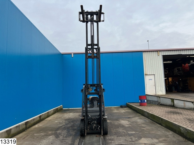 Chariot élévateur à gaz Toyota 8 FGF 25 2.500 KG: photos 8