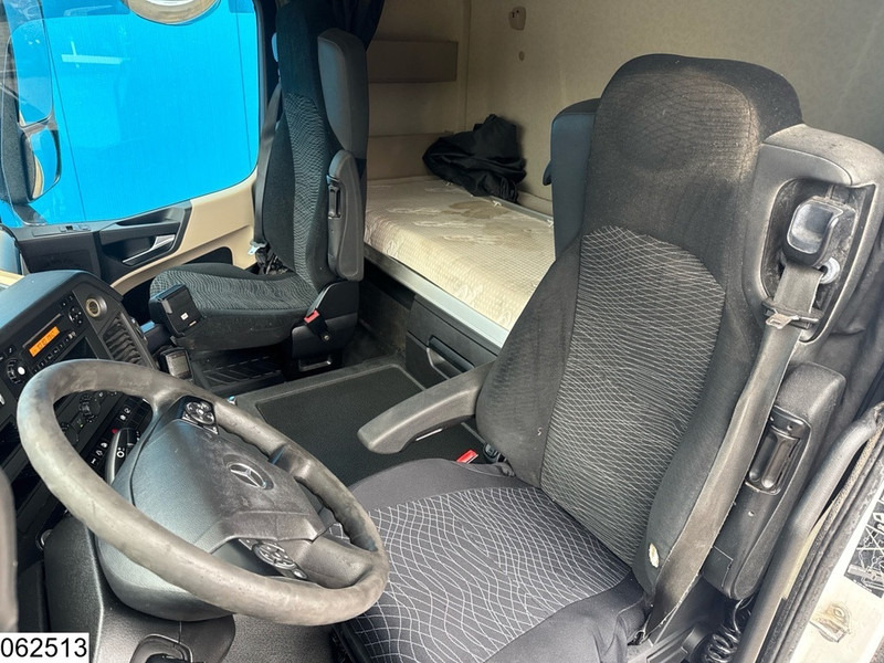 Tracteur routier Mercedes-Benz Actros 1845 EURO 6: photos 8 Tracteur routier Mercedes-Benz Actros 1845 EURO 6: photos 8