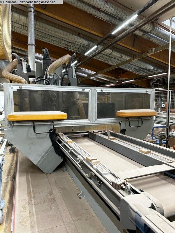 SCM Routech R 3000 - Centre d'usinage pour le bois: photos 5 SCM Routech R 3000 - Centre d'usinage pour le bois: photos 5