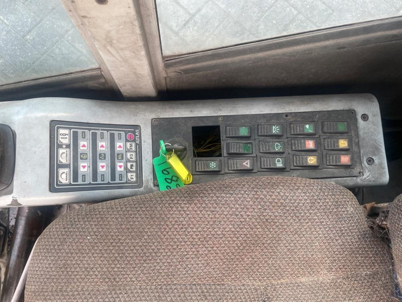 Atlas 1704MH - Cabin/Kabine/Cabine - Cabine et intérieur pour Engins de chantier: photos 5 Atlas 1704MH - Cabin/Kabine/Cabine - Cabine et intérieur pour Engins de chantier: photos 5