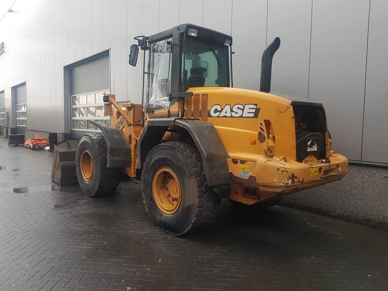 Case 621D - (For parts) - Chargeuse sur pneus: photos 5 Case 621D - (For parts) - Chargeuse sur pneus: photos 5