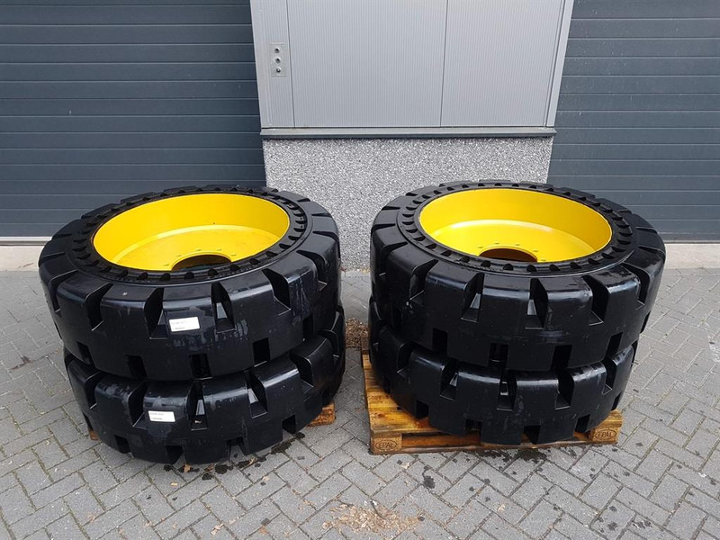 Cat 910/914 - 447-1131 - Tyre/Reifen/Band - Pneus et jantes pour Engins de chantier: photos 2 Cat 910/914 - 447-1131 - Tyre/Reifen/Band - Pneus et jantes pour Engins de chantier: photos 2