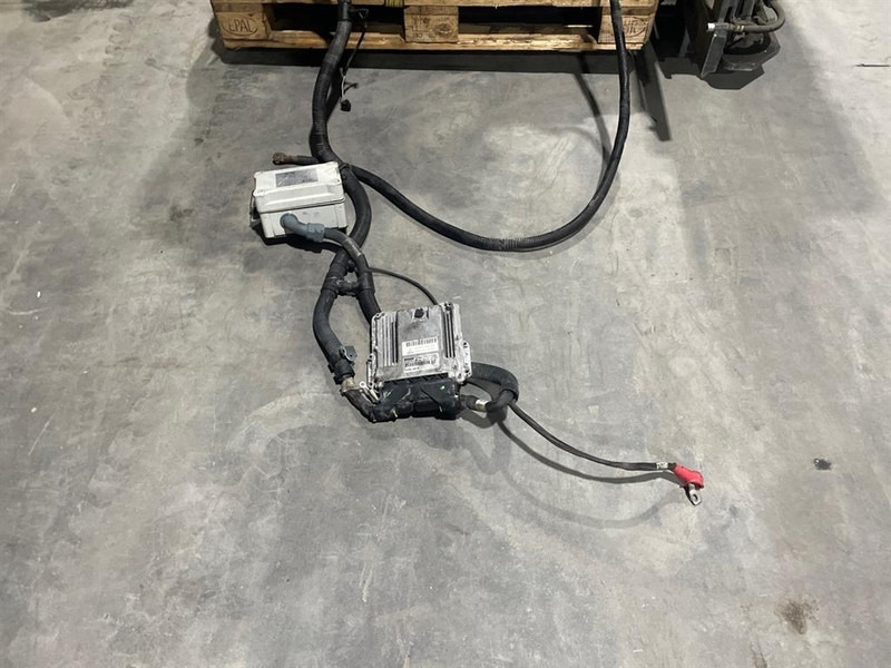 Deutz TD3.6L4 - Moteur pour Engins de chantier: photos 2 Deutz TD3.6L4 - Moteur pour Engins de chantier: photos 2