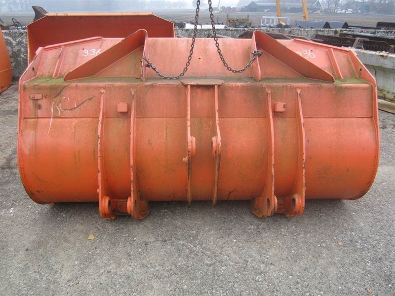 Doosan 2,50 mtr - Bucket/Schaufel/Dichte bak - Godet: photos 2 Doosan 2,50 mtr - Bucket/Schaufel/Dichte bak - Godet: photos 2