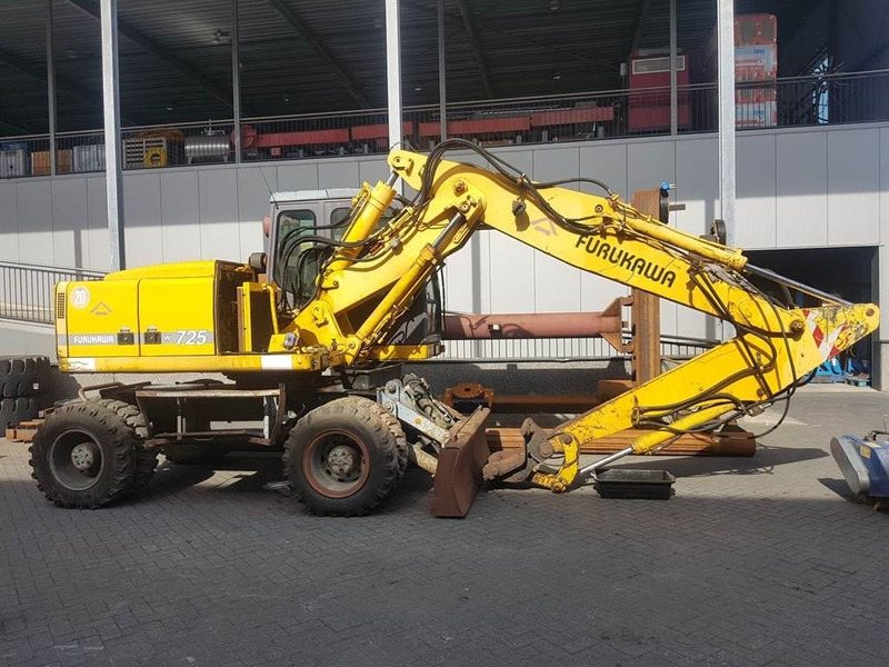 Furukawa W 725 LS (For parts) - Pelle sur pneus: photos 1 Furukawa W 725 LS (For parts) - Pelle sur pneus: photos 1