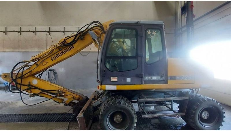 Furukawa W 725 LS (For parts) - Pelle sur pneus: photos 4 Furukawa W 725 LS (For parts) - Pelle sur pneus: photos 4