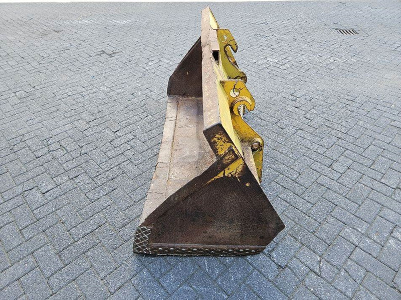 Kramer 512SL - Bucket/Schaufel/Dichte bak - Godet pour Engins de chantier: photos 3 Kramer 512SL - Bucket/Schaufel/Dichte bak - Godet pour Engins de chantier: photos 3