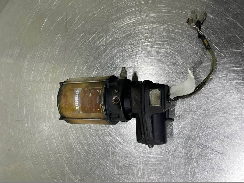 Liebherr A924B-10011910-Lubricating pump/Zentralsmierpumpe - Frame/ Châssis pour Engins de chantier: photos 1 Liebherr A924B-10011910-Lubricating pump/Zentralsmierpumpe - Frame/ Châssis pour Engins de chantier: photos 1