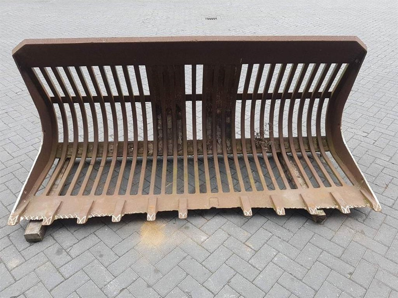 Liebherr -Verachtert UG-45-260-Skeleton bucket/Siebschaufel - Godet: photos 1 Liebherr -Verachtert UG-45-260-Skeleton bucket/Siebschaufel - Godet: photos 1