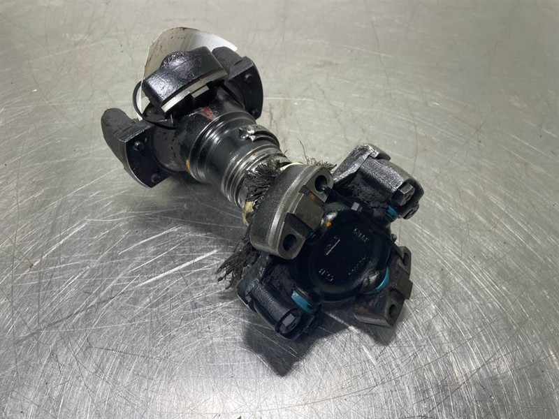 O & K L25.5 - Propshaft/Gelenkwelle/Cardanas - Essieu et pièces pour Engins de chantier: photos 3 O & K L25.5 - Propshaft/Gelenkwelle/Cardanas - Essieu et pièces pour Engins de chantier: photos 3