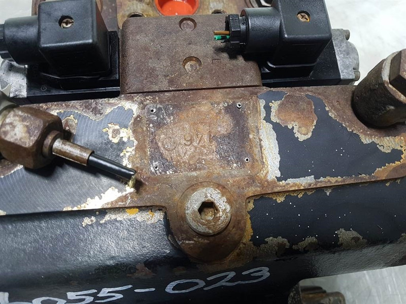 Rexroth A4VG125 - Ahlmann AZ200 - 4100373A - Drive pump - Hydraulique: photos 3 Rexroth A4VG125 - Ahlmann AZ200 - 4100373A - Drive pump - Hydraulique: photos 3