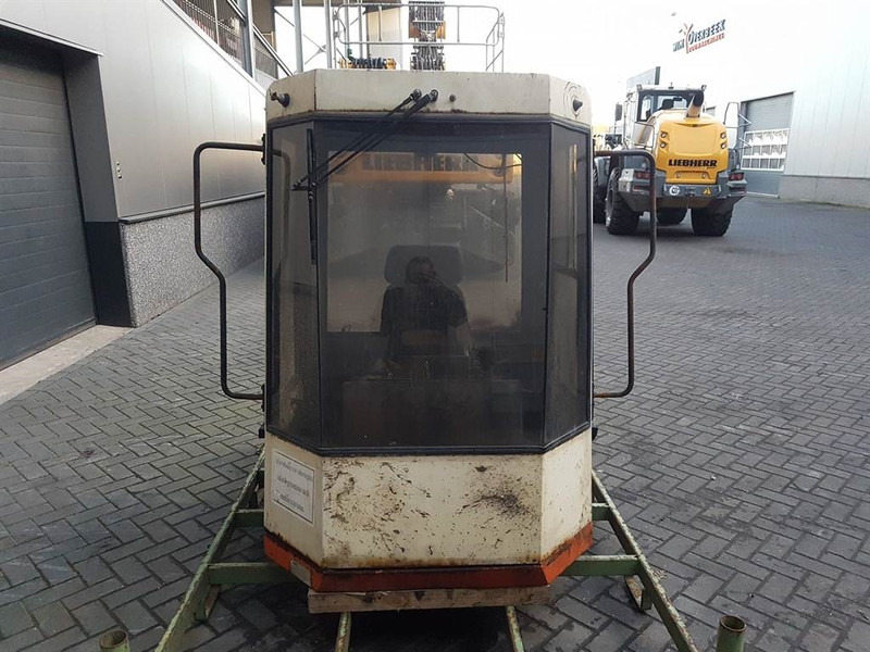 Schaeff SKL832-6336105100-Cabin/Kabine/Cabine - Cabine et intérieur pour Engins de chantier: photos 2 Schaeff SKL832-6336105100-Cabin/Kabine/Cabine - Cabine et intérieur pour Engins de chantier: photos 2