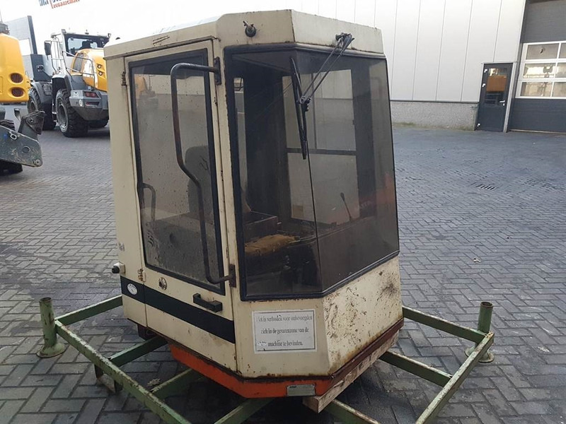 Schaeff SKL832-6336105100-Cabin/Kabine/Cabine - Cabine et intérieur pour Engins de chantier: photos 1 Schaeff SKL832-6336105100-Cabin/Kabine/Cabine - Cabine et intérieur pour Engins de chantier: photos 1