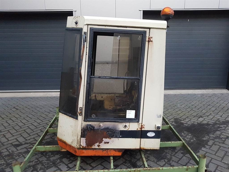 Schaeff SKL832-6336105100-Cabin/Kabine/Cabine - Cabine et intérieur pour Engins de chantier: photos 3 Schaeff SKL832-6336105100-Cabin/Kabine/Cabine - Cabine et intérieur pour Engins de chantier: photos 3