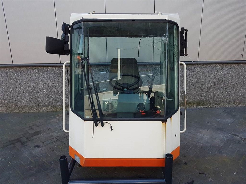 Schaeff SKL853-101980172-Cabin/Kabine/Cabine - Cabine et intérieur pour Engins de chantier: photos 1 Schaeff SKL853-101980172-Cabin/Kabine/Cabine - Cabine et intérieur pour Engins de chantier: photos 1